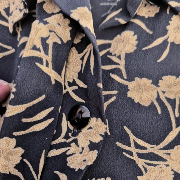 Liz Claiborne Collection Ladies Size 10 Button Closure Tunic Length Blouse - Picture 7 of 10